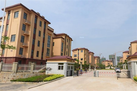 东平明湖中学佛山小区三室小户型急售送9平储藏室